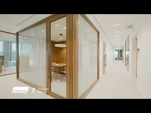 “Trenderwalls“ medžio – stiklo pertvaros URBO Banke | Stiklita Vilnius