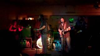 Whitey Morgan and the 78's -- Hold Her When She Cries