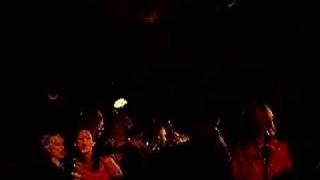 I&#39;m from Barcelona - Chicken Pox (live)