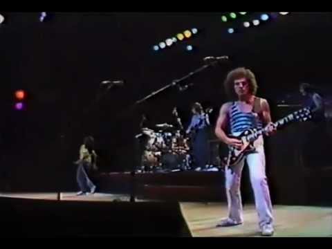 Journey - The Party Is Over [Hopelessly In Love] (Live in Tokyo 1981) HQ