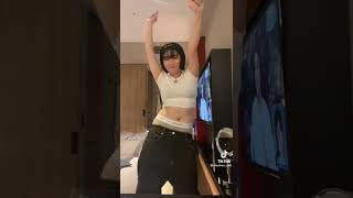 【tiktokで話題】腰の動きがセクシーすぎるお姉さん w w w【ティックトック】