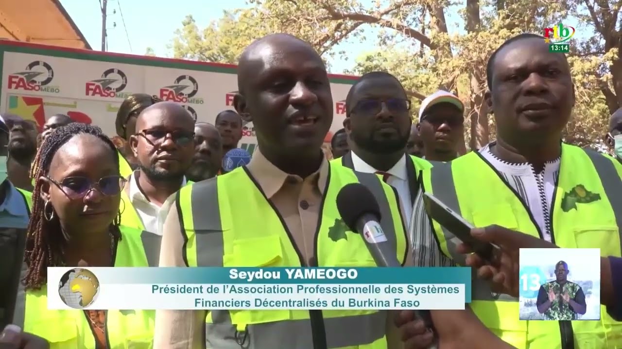 Les professionnels des systèmes financiers décentralisés offrent du sable, du granite et ciment