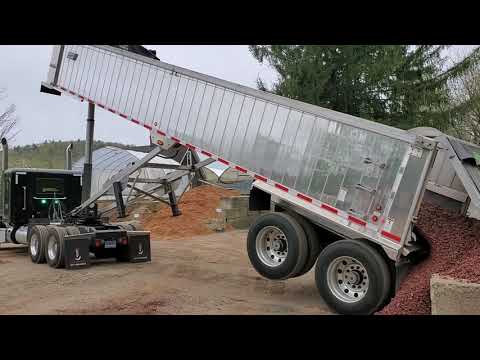 Peterbilt 389 East frameless end dump.