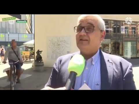 NPC rides his bike into the mayor (Minecraft Edition)