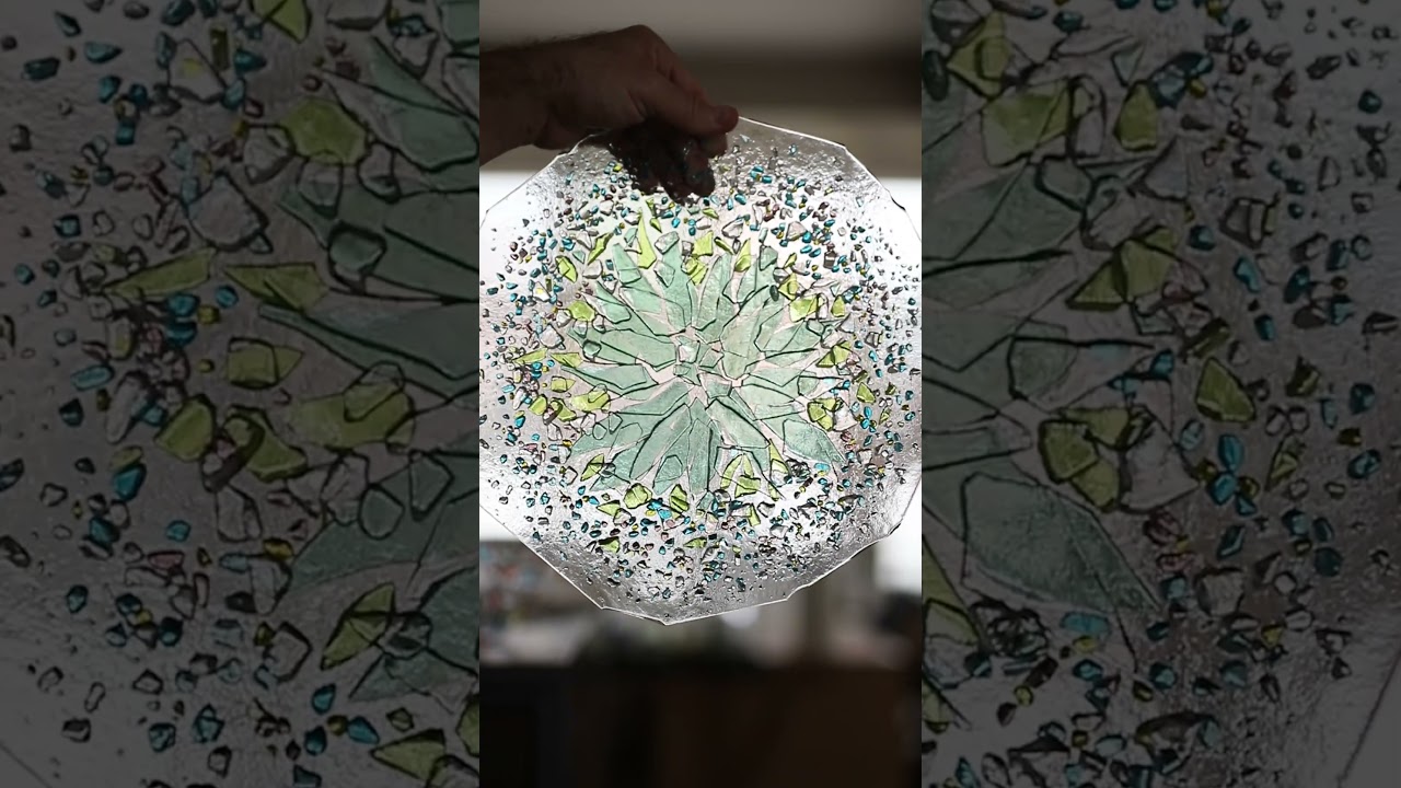 Fusing glass to make a Forget Me Not bowl. #flowerart #glassartist #glassart #fusedglass