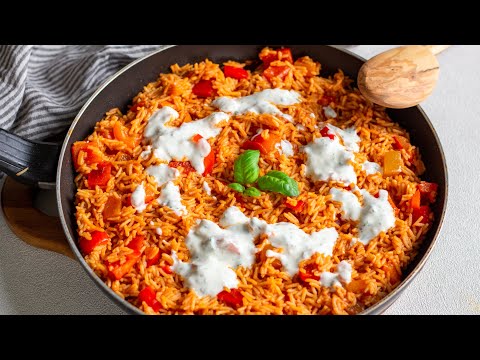Bell pepper and rice stir-fry with yogurt and garlic sauce – quick & vegetarian