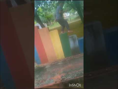 Derek está brincando no parque das águas em caxambu mg