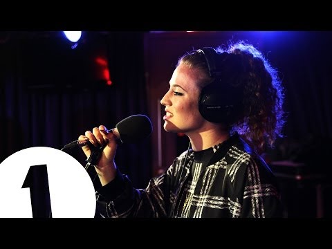 Jess Glynne cover Katy Perry's Birthday in the Live Lounge
Jess Glynne cover Katy Perry's Birthday in the Live Lounge