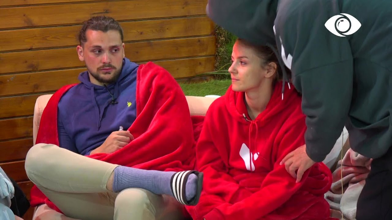 Bledi puth Nitën në ballë: Kështu nisin dashuritë e mëdha