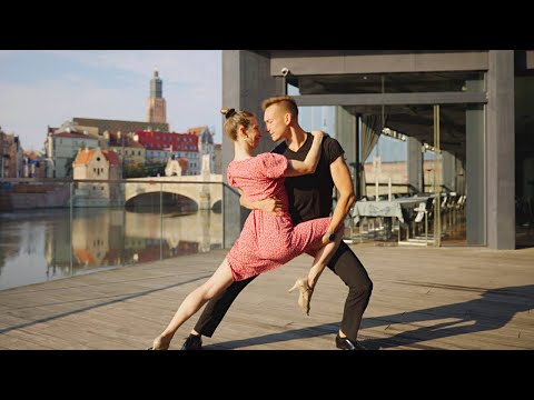 CONGA - Gloria Estefan 💃 SALSA // Latino / Wedding Dance Choreography / Online Tutorial