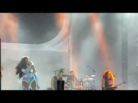 Iza em Angola | Baia de luanda