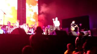 Red Hot Chili Peppers - Around the World (Grand Pappy du Plenty intro) Lima, Peru