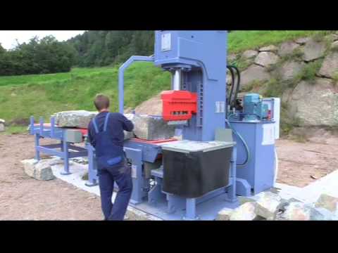 Splitting machine suitable for the splitting of blocks of porphyry MEC