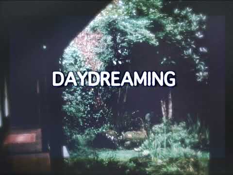 Lindsey Lomis - DAYDREAMING (Official Lyric Video)