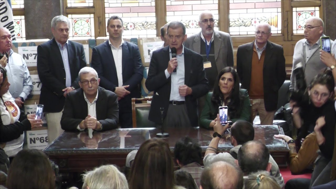 Conferencia de prensa | Entrega de firmas para el plebiscito Deuda Justa en el Palacio Legilslativo.