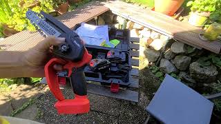 Praktische Einhand Elektrosäge Seesii 6zoll für kleine Holz-Schnittarbeiten im Garten