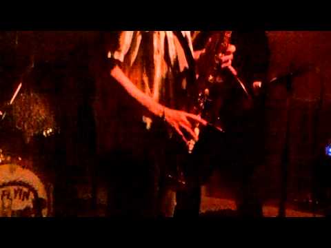 Th' Flyin' Saucers - Live @ the Ace of Cups 2011