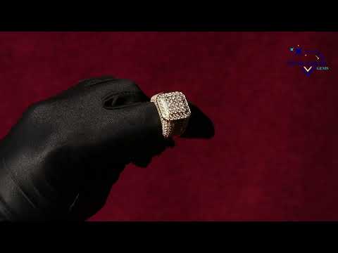 Glamorous Moissanite Round Cut Diamond 18 Kt Yellow Gold Ring For Men