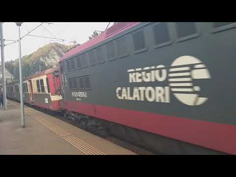 Tren RegioCalatori R 16036 in Gara din Breaza