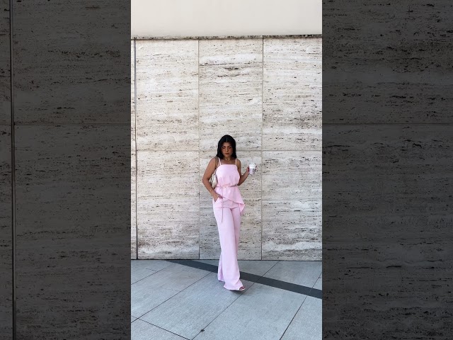 Conjunto Blusa Assimétrica e Calça Flora