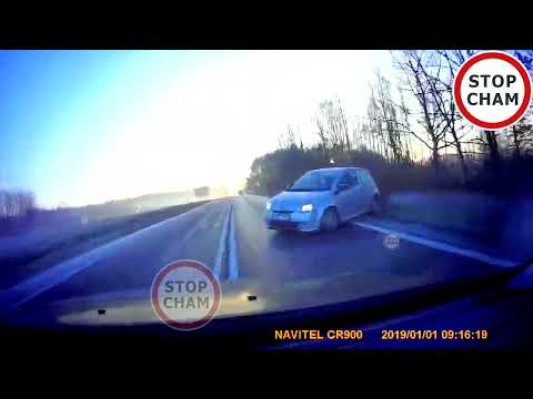 Poślizg Citroena i kolizja z BMW #stopcham #wypadek