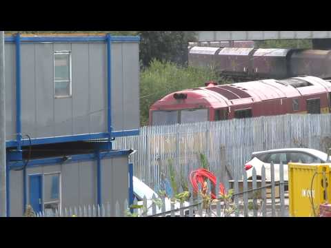 60065 stops at a red signal to pass under warrington bank quay