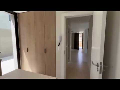 Video de YouTube - Apartamento en Venta de 3 dormitorios con Piscina y Jardín en San Nicolás, Montevideo