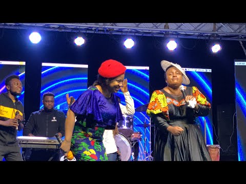 MERCY CHINWO AND CHIOMA JESUS PERFORMING ONEMMENMA LIVE ON STAGE AT AMANATOR 2021 PRAISE CRUSADE