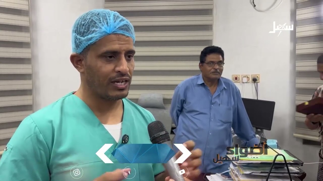طبيب في شبوة يخصص إجازته لتطبيب 100 طفل مجاناً