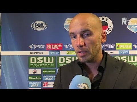 Trainer Mitchell van der Gaag na afloop van de verloren wedstrijd tegen ADO Den Haag
