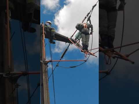 Troca de insolado em linha de 69 kv energizada ou serja linha viva