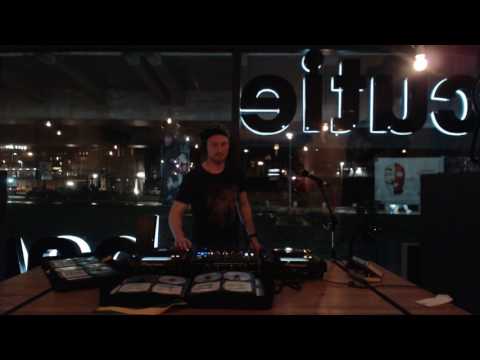 (03.02.2017 CUTIE HERTZ 87.9 Marcel SZi) (Garage, House)