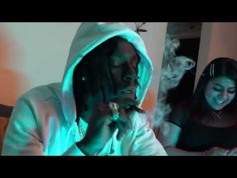 YFL LC - ROLL WIT ME FREESTYLE (MUSIC VIDEO) DIRECTED & EDITED BY@300wattsproductions