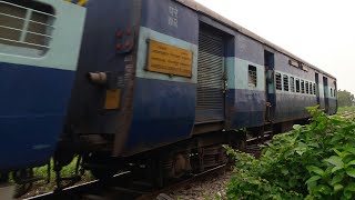 preview picture of video 'Vatva WDM3D 19409/Ahmedabad - Gorakhpur Express (PT)  SKIP fatehgarh 40 kmph'