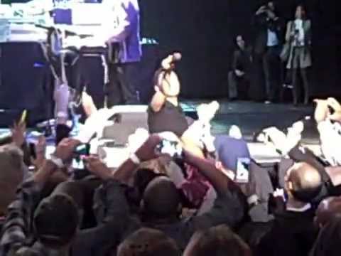 Erykah Badu & The Cannabinoids - Bag Lady LIVE Medley @ The Wiltern Dec 2011