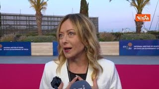 Meloni se ne va dal punto stampa, ai cronisti: "Signori, arrivederci"