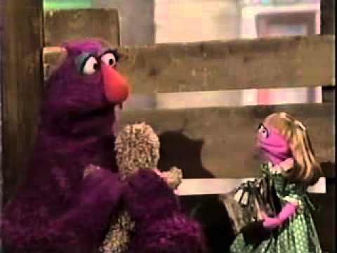 Sesame St. - Telly cheers up Prairie Dawn (Part 3)