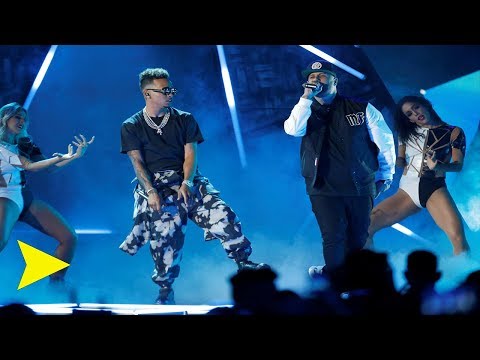 Nicky Jam ft  Ozuna Te Robare EN VIVO Premios Billboard 2019