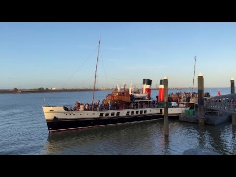 Thames cruise on the Paddle Steamer WAVERLEY