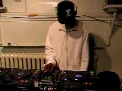 DJ SMALLZ MIXING 4 D.A.N TV NEW!! PART 2