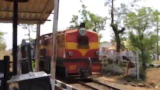 preview picture of video 'Nainpur - Chhindwara Narrow Gauge Train'