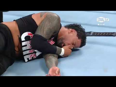 Roman Reigns y Solo Sikoa atacan a Jey Uso - WWE Smackdown 28/07/2023 En Español