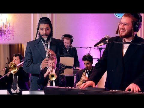Duet with famous clarinet player Avrum Balty A Berko Production אברהם בלטי בביצוע מדהים הורה