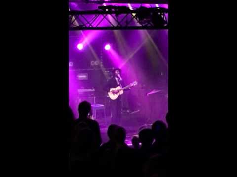 Faada Freddy - No Woman, No Cry (cover) live at Amnésie Internationale