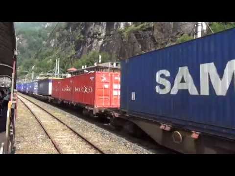 DOPPIA TRAZIONE Re 4/4 BLS. TRANSITA CON MERCI A ISELLE (VB) 22 - 6 - 2014.