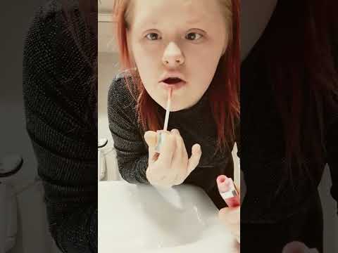 låten är en ny på Youtube hon hetter tone sekelius jag hetter saga sekelius star