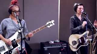 Warpaint perform Disco//Very (Live on Sound Opinions)