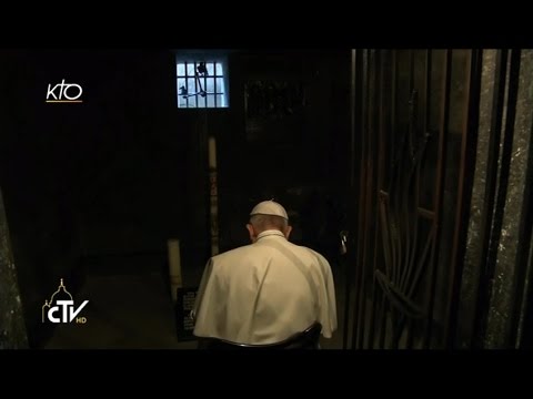 Le pape François se rend dans le camp nazi d’Auschwitz (Pologne)