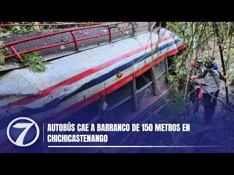 Autobús cae a barranco de 150 metros en Chichicastenango