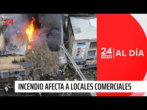 Incendio afecta a locales comerciales en Santiago: hay cortes de tránsito en Alameda | 24 Horas